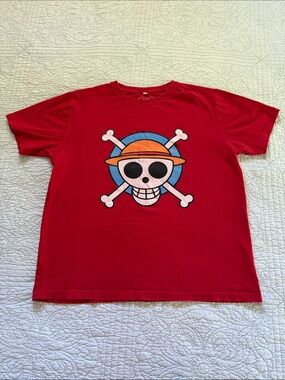 Onepiece Cotton Red Short-Sleeve Tee with Skull & Crossbones Graphic